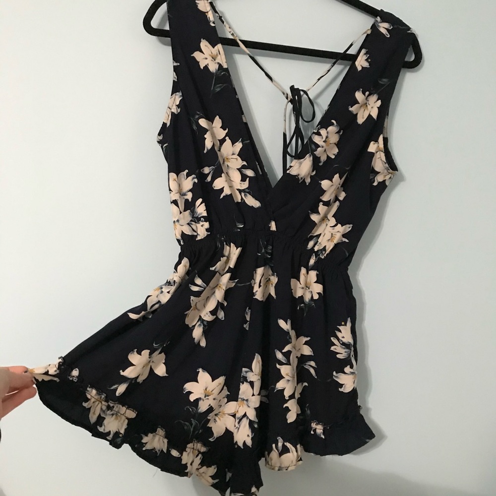 Floral Romper - Picture 2 of 5